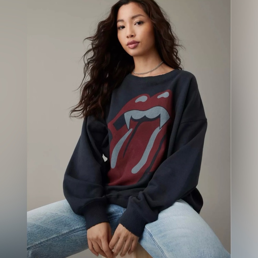 American Eagle Halloween Rolling Stones Vampire Teeth Crewneck Sweatshirt Medium - Picture 2 of 8